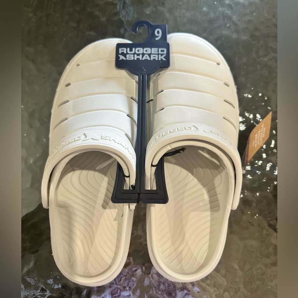 Rugged Shark clogs size 4 big kids